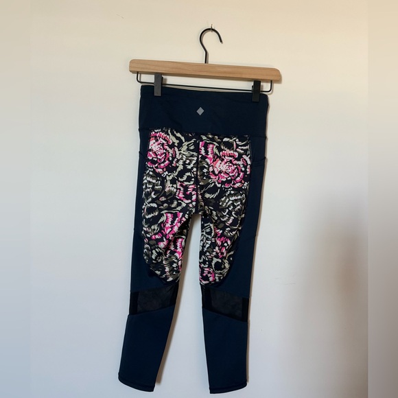 LuLaRoe Rise Fearless Crop Leggings - Small S - Picture 3 of 13